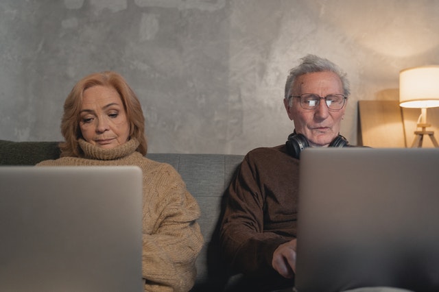 elderly trying to use computers